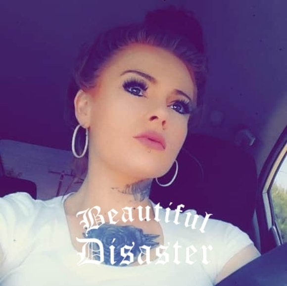 Meet your Posher, Michelle - Picture 1 of 1